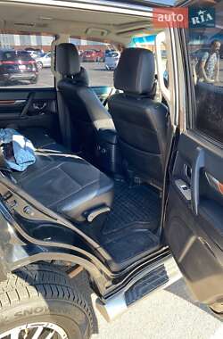 Внедорожник / Кроссовер Mitsubishi Pajero Wagon 2008 в 