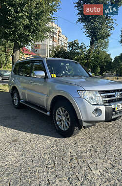 Внедорожник / Кроссовер Mitsubishi Pajero Wagon 2008 в 