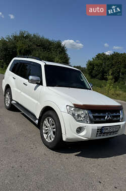 Внедорожник / Кроссовер Mitsubishi Pajero Wagon 2012 в 