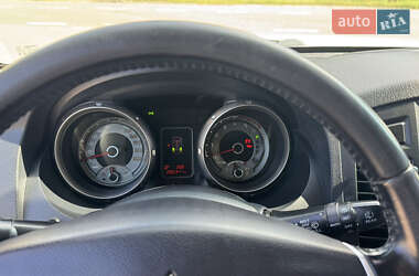 Внедорожник / Кроссовер Mitsubishi Pajero Wagon 2012 в 