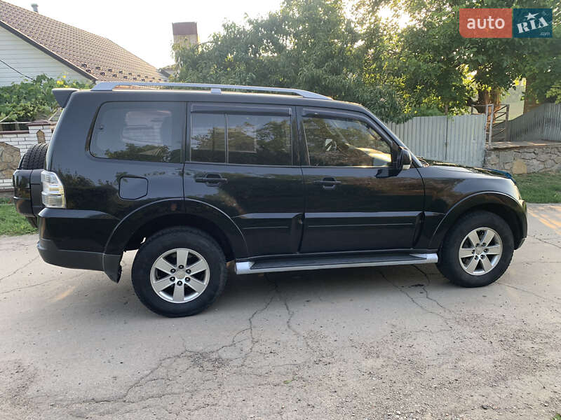 Позашляховик / Кросовер Mitsubishi Pajero Wagon 2007 в Умані фото 12 Позашляховик / Кросовер Mitsubishi Pajero Wagon 2007 в Умані