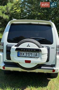Внедорожник / Кроссовер Mitsubishi Pajero Wagon 2012 в 