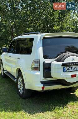 Внедорожник / Кроссовер Mitsubishi Pajero Wagon 2012 в 