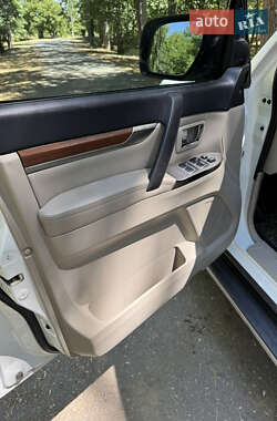 Внедорожник / Кроссовер Mitsubishi Pajero Wagon 2012 в 
