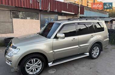 Позашляховик / Кросовер Mitsubishi Pajero Wagon 2017 в Дніпрі