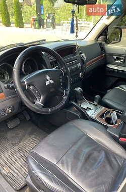 Внедорожник / Кроссовер Mitsubishi Pajero Wagon 2007 в 