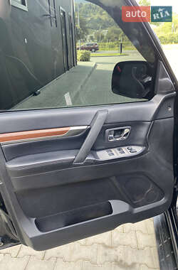 Внедорожник / Кроссовер Mitsubishi Pajero Wagon 2007 в 