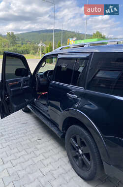 Внедорожник / Кроссовер Mitsubishi Pajero Wagon 2007 в 