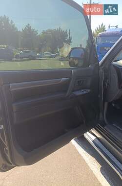 Внедорожник / Кроссовер Mitsubishi Pajero Wagon 2001 в 