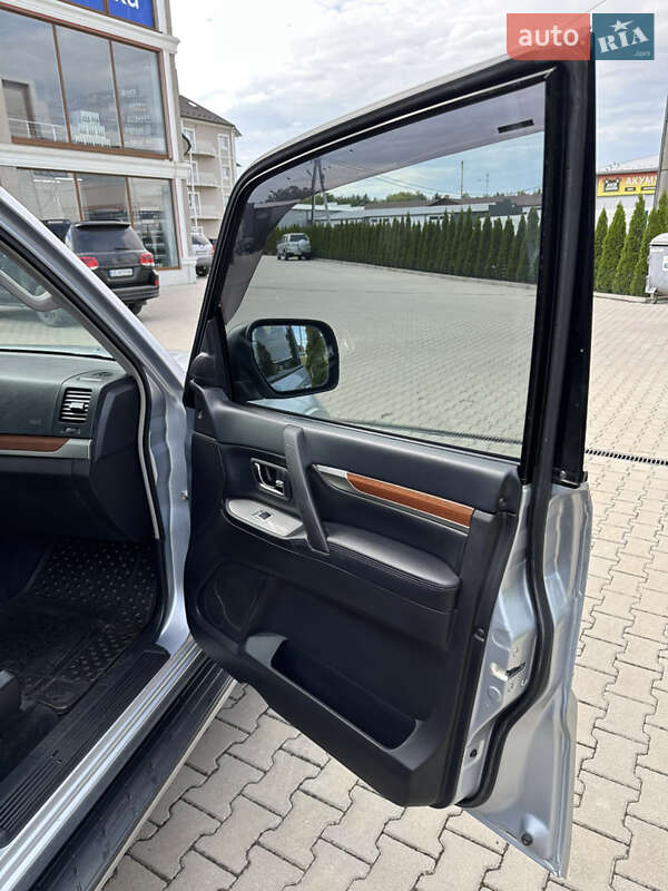 Внедорожник / Кроссовер Mitsubishi Pajero Wagon 2008 в Черновцах