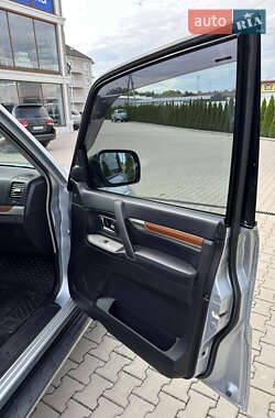 Позашляховик / Кросовер Mitsubishi Pajero Wagon 2008 в 