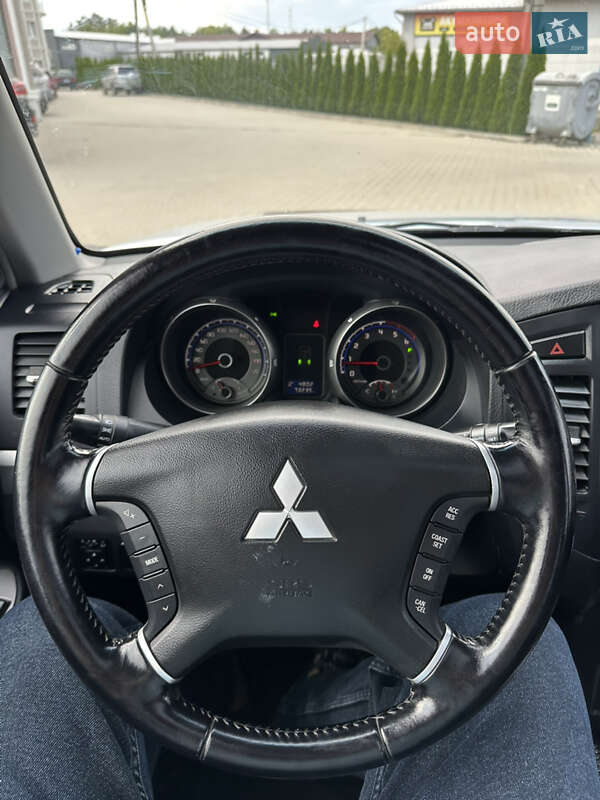 Внедорожник / Кроссовер Mitsubishi Pajero Wagon 2008 в Черновцах