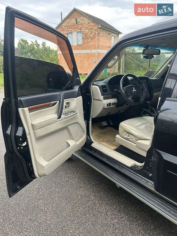 Внедорожник / Кроссовер Mitsubishi Pajero Wagon 2008 в Киеве фото 15 Внедорожник / Кроссовер Mitsubishi Pajero Wagon 2008 в Киеве