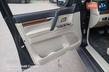 Внедорожник / Кроссовер Mitsubishi Pajero Wagon 2008 в 