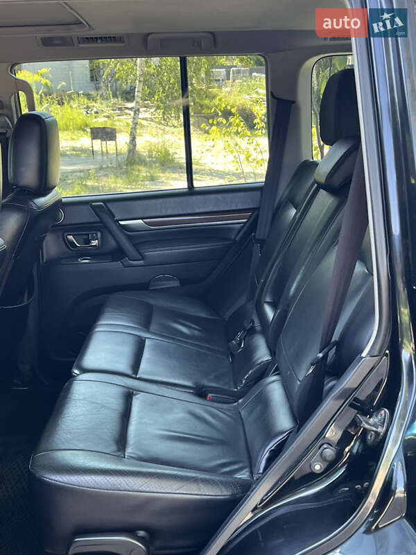 Внедорожник / Кроссовер Mitsubishi Pajero Wagon 2008 в Киеве