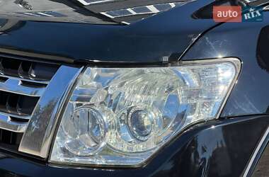 Внедорожник / Кроссовер Mitsubishi Pajero Wagon 2012 в 