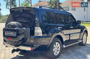 Внедорожник / Кроссовер Mitsubishi Pajero Wagon 2012 в 