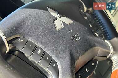 Внедорожник / Кроссовер Mitsubishi Pajero Wagon 2012 в 