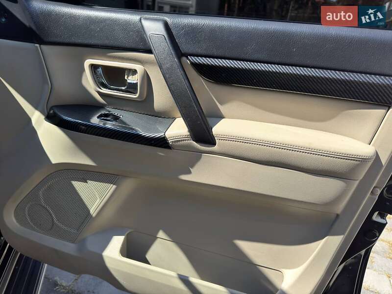 Внедорожник / Кроссовер Mitsubishi Pajero Wagon 2012 в Ахтырке