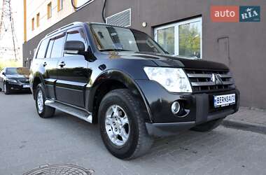 Внедорожник / Кроссовер Mitsubishi Pajero Wagon 2007 в 