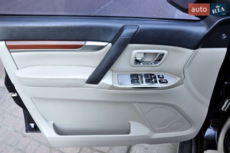 Внедорожник / Кроссовер Mitsubishi Pajero Wagon 2007 в Львове