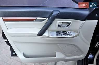 Внедорожник / Кроссовер Mitsubishi Pajero Wagon 2007 в 