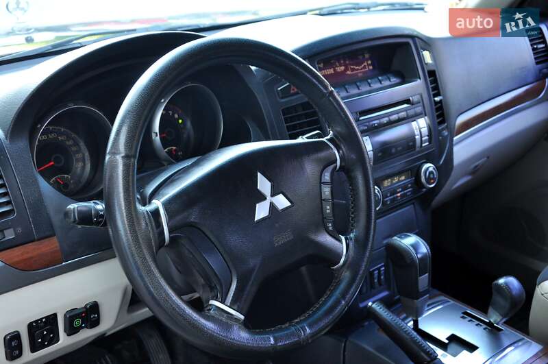 Внедорожник / Кроссовер Mitsubishi Pajero Wagon 2007 в Львове
