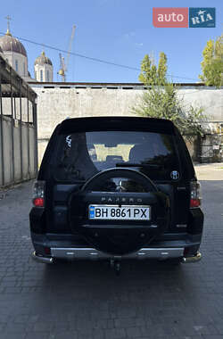 Внедорожник / Кроссовер Mitsubishi Pajero Wagon 2007 в 