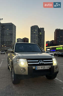 Внедорожник / Кроссовер Mitsubishi Pajero Wagon 2008 в Киеве