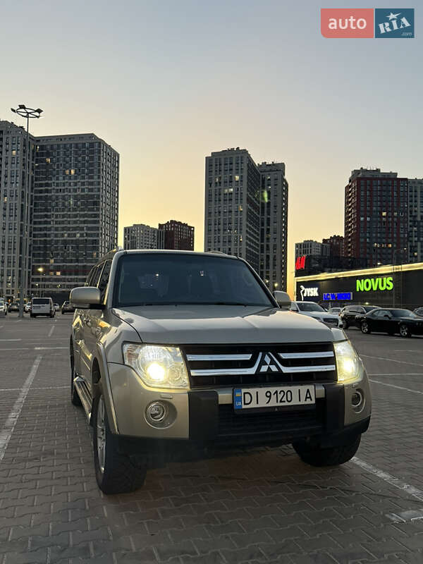 Mitsubishi Pajero Wagon 2008