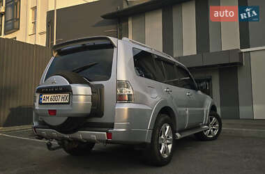 Внедорожник / Кроссовер Mitsubishi Pajero Wagon 2010 в 