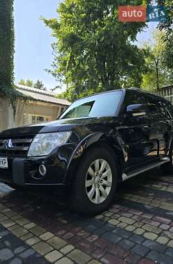 Внедорожник / Кроссовер Mitsubishi Pajero Wagon 2011 в 