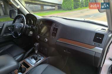 Внедорожник / Кроссовер Mitsubishi Pajero Wagon 2008 в 