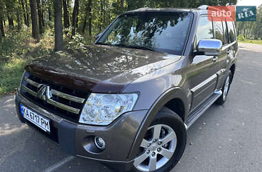 Внедорожник / Кроссовер Mitsubishi Pajero Wagon 2011 в 