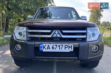 Внедорожник / Кроссовер Mitsubishi Pajero Wagon 2011 в 