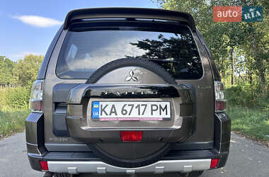 Внедорожник / Кроссовер Mitsubishi Pajero Wagon 2011 в 