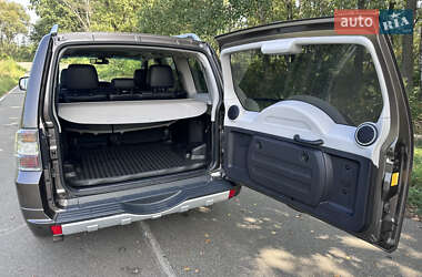 Внедорожник / Кроссовер Mitsubishi Pajero Wagon 2011 в 