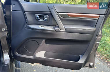 Внедорожник / Кроссовер Mitsubishi Pajero Wagon 2011 в 