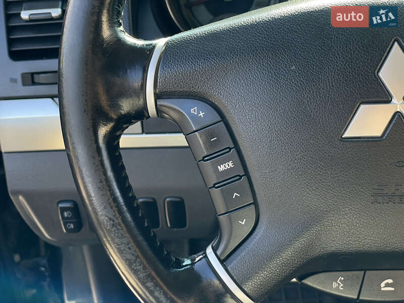 Позашляховик / Кросовер Mitsubishi Pajero Wagon 2014 в Бердичеві фото 44 Позашляховик / Кросовер Mitsubishi Pajero Wagon 2014 в Бердичеві