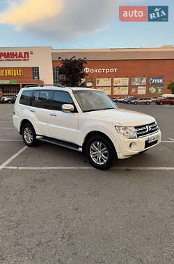 Внедорожник / Кроссовер Mitsubishi Pajero Wagon 2013 в Киеве