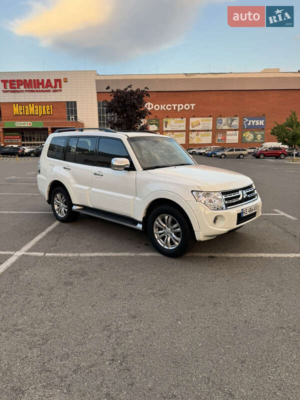 Mitsubishi Pajero Wagon 2013