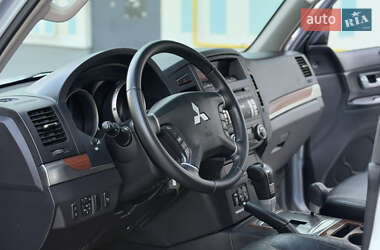 Внедорожник / Кроссовер Mitsubishi Pajero Wagon 2008 в 