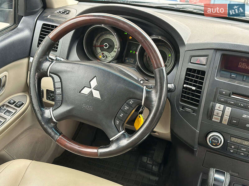 Внедорожник / Кроссовер Mitsubishi Pajero Wagon 2009 в Одессе