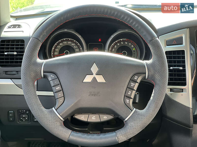 Внедорожник / Кроссовер Mitsubishi Pajero Wagon 2017 в Ужгороде