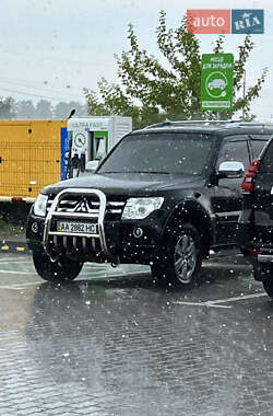 Внедорожник / Кроссовер Mitsubishi Pajero Wagon 2007 в Киеве