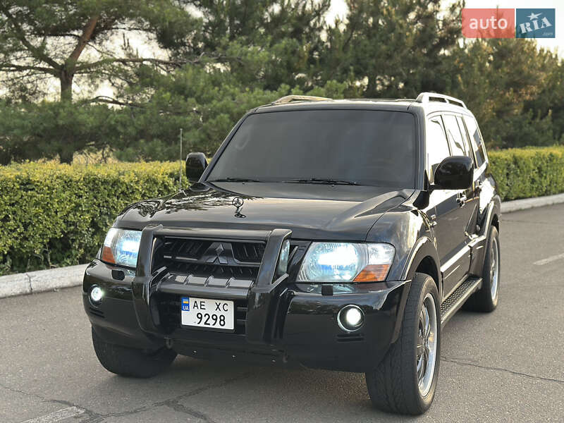 Внедорожник / Кроссовер Mitsubishi Pajero Wagon 2007 в 