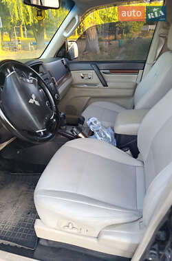 Внедорожник / Кроссовер Mitsubishi Pajero Wagon 2007 в 