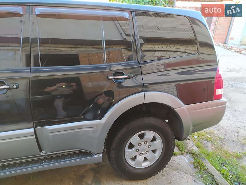 Внедорожник / Кроссовер Mitsubishi Pajero Wagon 2004 в Вышгороде