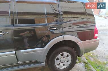 Внедорожник / Кроссовер Mitsubishi Pajero Wagon 2004 в 