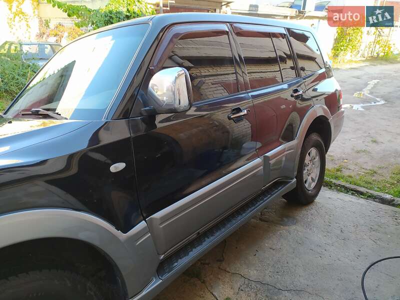 Внедорожник / Кроссовер Mitsubishi Pajero Wagon 2004 в Вышгороде
